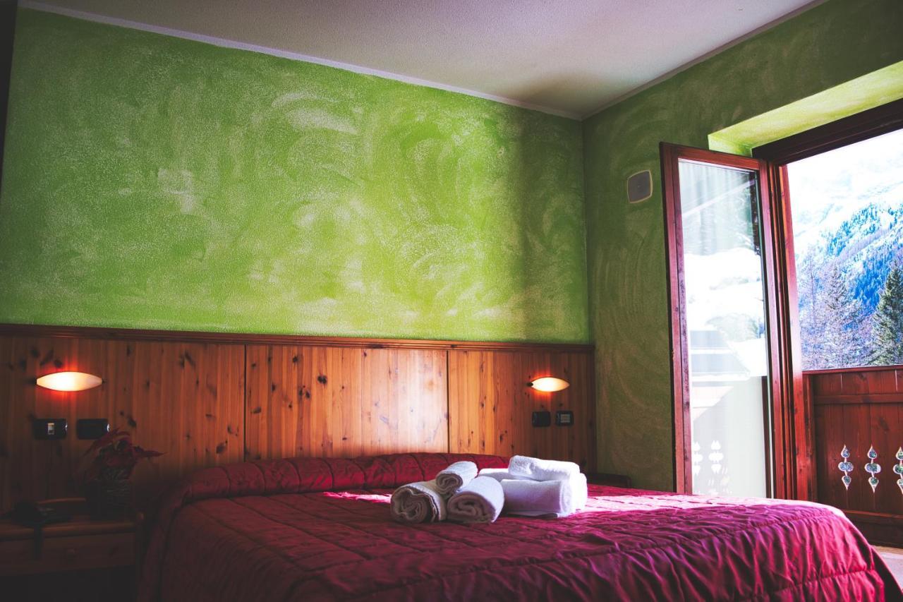 Hotel Gembro คีเอซา อิน วัลมาเลนโก ภายนอก รูปภาพ